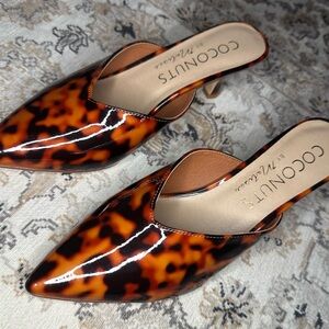 Coconuts by Matisse Tortoise Shell Heels